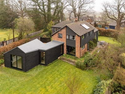 5 bedroom property for sale in The Cylinders, HASLEMERE, GU27