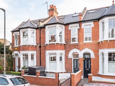 5 bedroom property to let in Ormeley Road London SW12