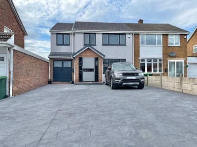 5 bedroom semi-detached house for sale Tipton, DY4 7LZ