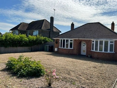 Bungalow to rent in Exeter Gardens, Stamford PE9