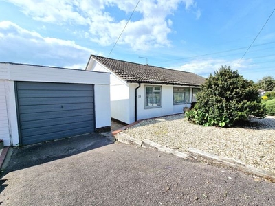 Bungalow to rent in Wode Close, Clanfield, Waterlooville PO8