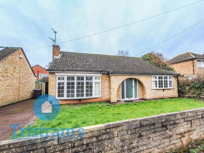 Detached bungalow to rent in Roulstone Crescent, East Leake, Loughborough LE12