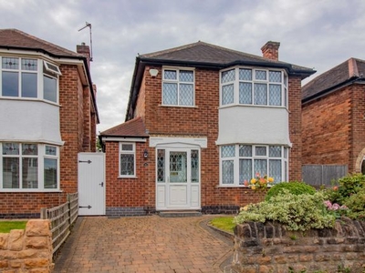 Detached house to rent in 91 Runswick Drive, Nottingham NG8