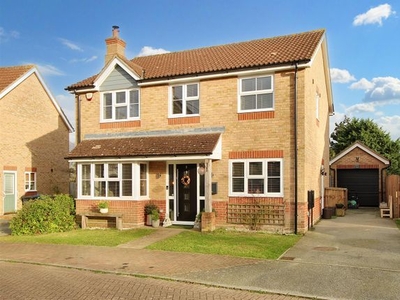 Detached house to rent in Brettenham Crescent, Ipswich IP4