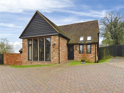 Detached house to rent in Henley Road, Marlow, Buckinghamshire SL7