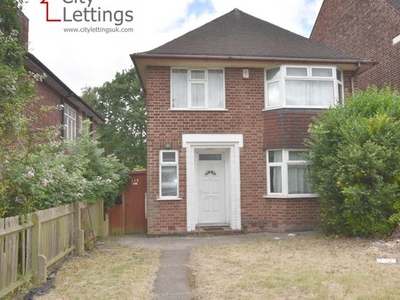Detached house to rent in Middleton Boulevard, Wollaton, Nottingham NG8