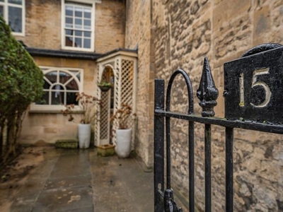 Detached house to rent in St George's Square, Stamford, Lincolnshire PE9