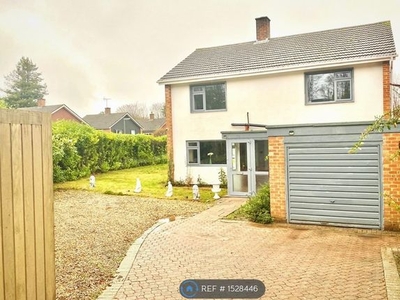 Detached house to rent in Woodgavil, Banstead SM7
