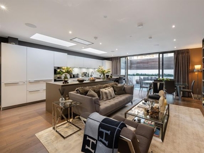 Flat for sale in Campana Road, Parsons Green SW6