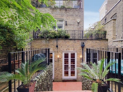 Flat for sale in Harcourt Terrace, Chelsea, London SW10