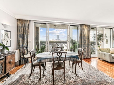Flat for sale in The Quadrangle, Chelsea Harbour SW10