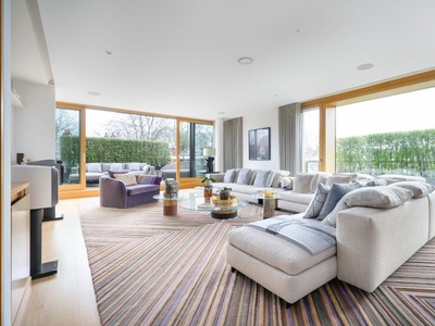 Flat for sale in Vicarage Gate, London W8