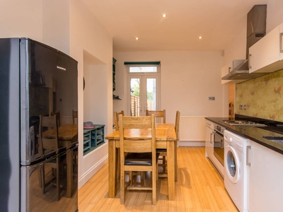 Flat in Balmoral Road, Willesden Green, NW2