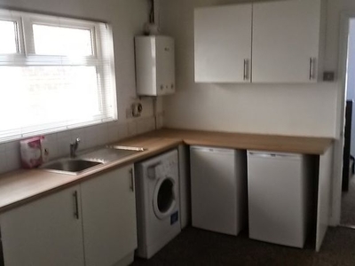 Flat to rent in 110 Welford Road, Leicester LE2