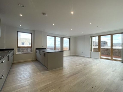 Flat to rent in Barking Riverside, Greystone Mansions IG11