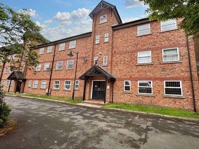 Flat to rent in Chandlers Row, Worsley M28