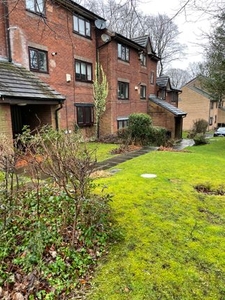Flat to rent in Crescent Avenue, Manchester M25