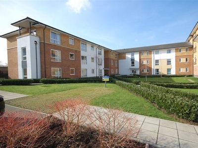 Flat to rent in Edison Court, Franklyn Avenue, Watford WD18
