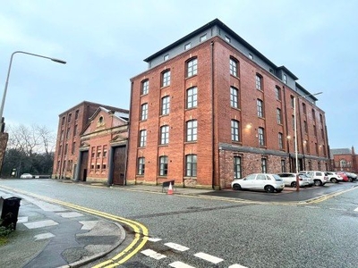 Flat to rent in George House, Bolton BL2