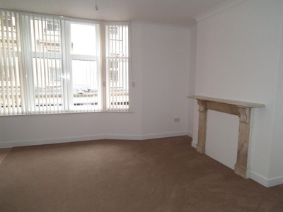 Flat to rent in Gold Street, Town Centre NN1