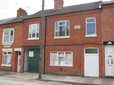 Flat to rent in Haynes Road, Leicester LE5