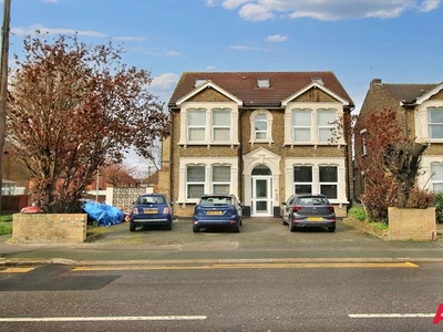 Flat to rent in Heath Park Road, Homeleigh Apartments RM2