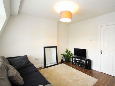 Flat to rent in High Road, Loughton IG10