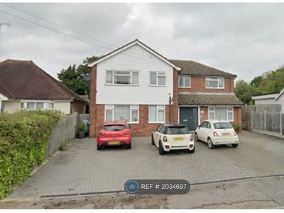 Flat to rent in Hillside Road, Burnham-On-Crouch CM0