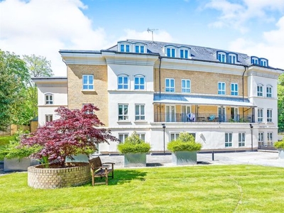 Flat to rent in Holly Lodge, Heathside Crescent, Woking, Surrey GU22