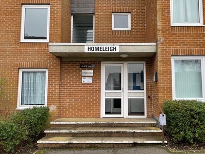 Flat to rent in Homeleigh, London Road, Patcham, Brighton BN1