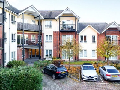 Flat to rent in London Road, Binfield, Bracknell, Berkshire RG42