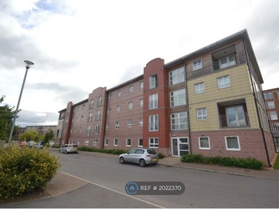 Flat to rent in Millside, Wigan WN3