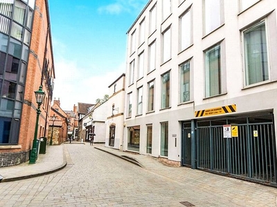 Flat to rent in Museum Court, Lincoln, Lincolnshire LN2