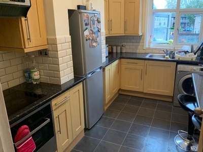 Flat to rent in Oundle Road, Woodston, Peterborough PE2