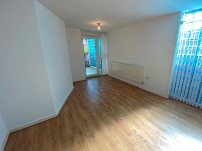 Flat to rent in Roxburgh Street, Bootle, Liverpool L20