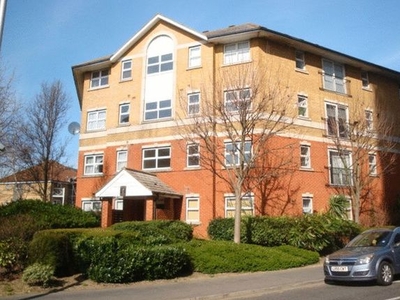 Flat to rent in Scarbrook Road, Croydon CR0