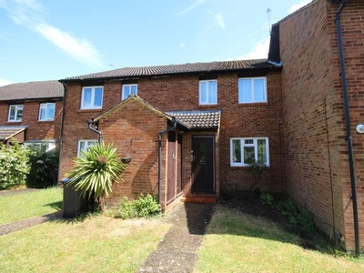 Flat to rent in Selby Walk, Horsell, Woking GU21