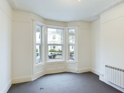 Flat to rent in Shaftesbury Road, Brighton, East Sussex BN1