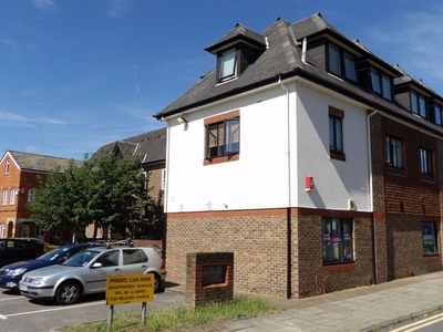 Flat to rent in Station Road, Egham, Surrey TW20