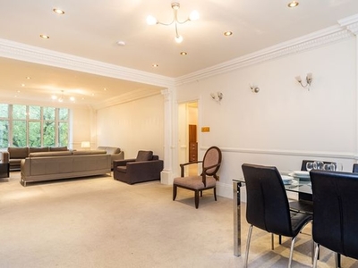Flat to rent in Strathmore Court, 143 Park Road, London NW8