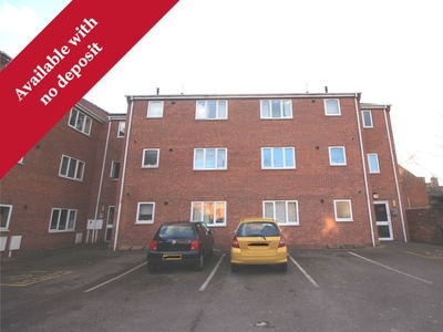Flat to rent in University Court, Grantham NG31
