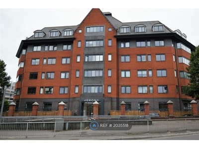 Flat to rent in Verona Apartments, Slough SL1