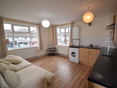 Flat to rent in Washway Road, Sale M33