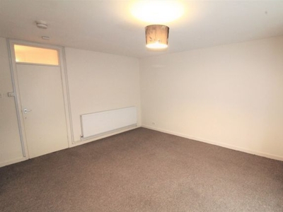 Flat to rent in Westgate, Grantham NG31