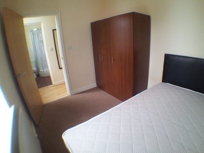 Flat to rent in Wilmslow Road, Didsbury, Manchester M20