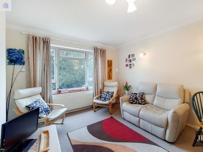Maisonette to rent in Ashburton Road, Croydon, Surrey CR0