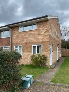 Maisonette to rent in Patterson Close, Frimley GU16