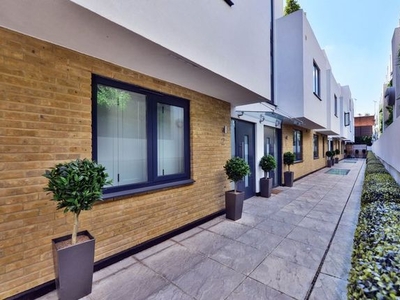Mews house for sale in Whittlebury Mews West, Primrose Hill, London NW1