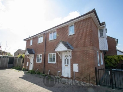 Mews house to rent in Derwent Road, Highwoods CO4
