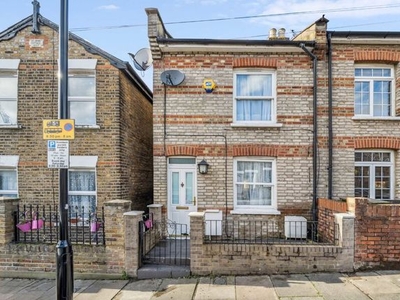 Property to rent in Albany Road, Brentford TW8